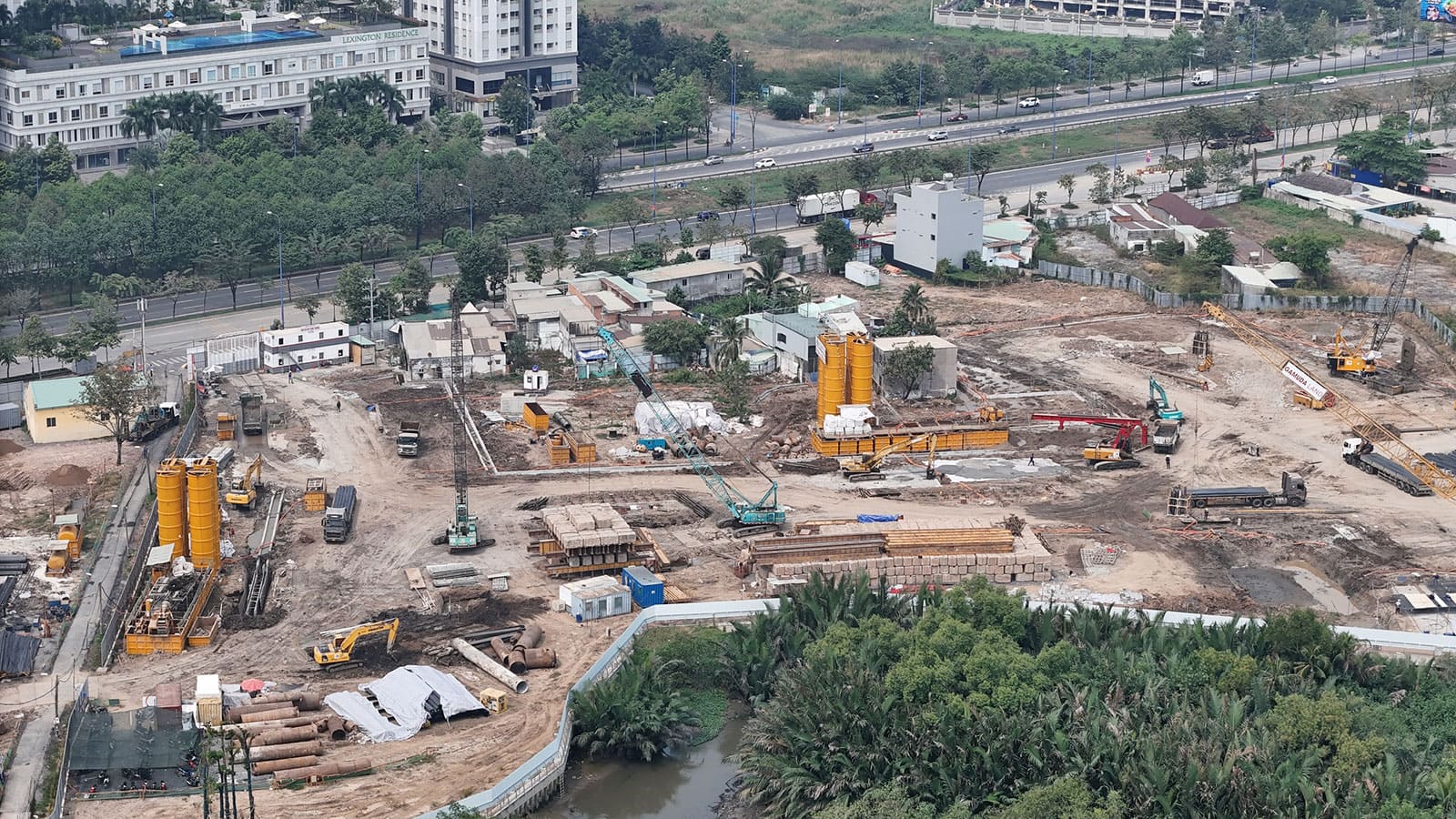 Tiến độ xây dựng Eaton Park Gamuda Land tháng 01 năm 2024.