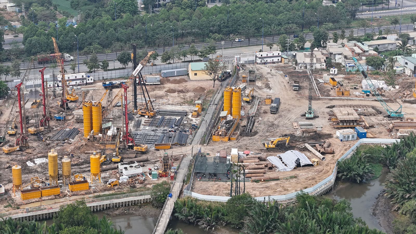 Tiến độ xây dựng Eaton Park Gamuda Land tháng 01 năm 2024.