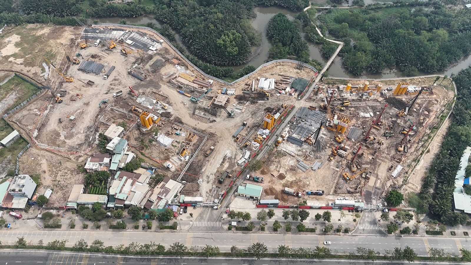 Tiến độ xây dựng Eaton Park Gamuda Land tháng 01 năm 2024.